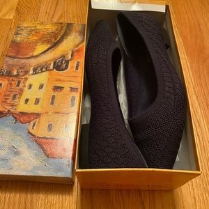 Bella Vita Mireya Flat - Navy